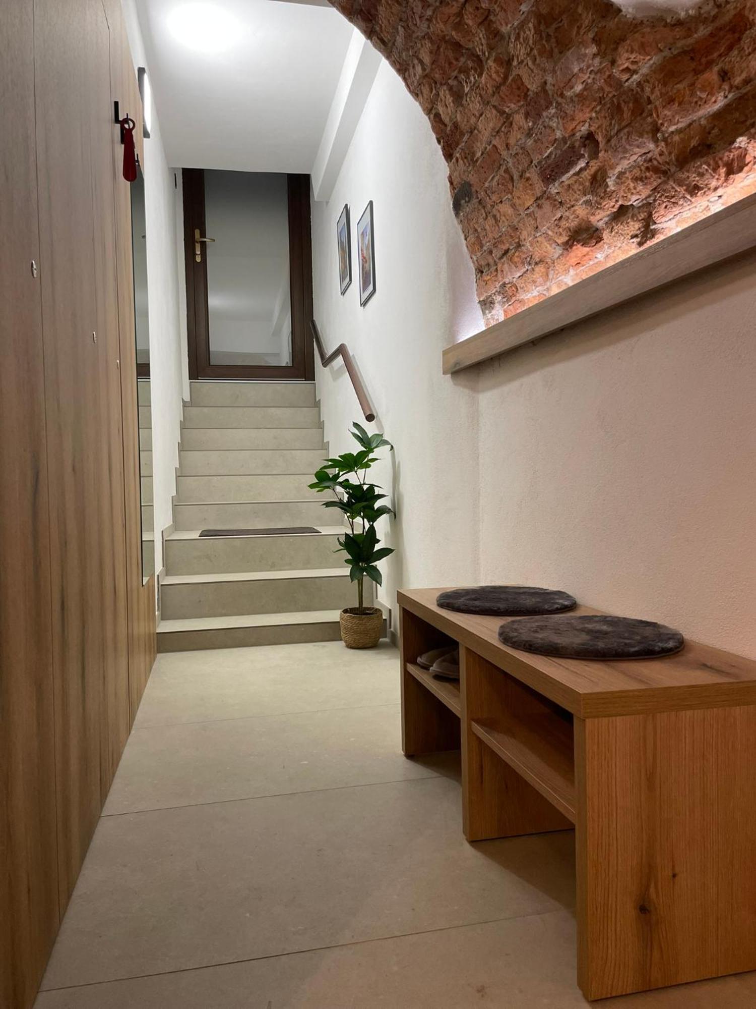 Understreet Studio With Private Parking Kösice Dış mekan fotoğraf